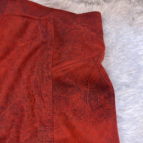 Free People woman’s rust colored shorts - Picture 2 of 9